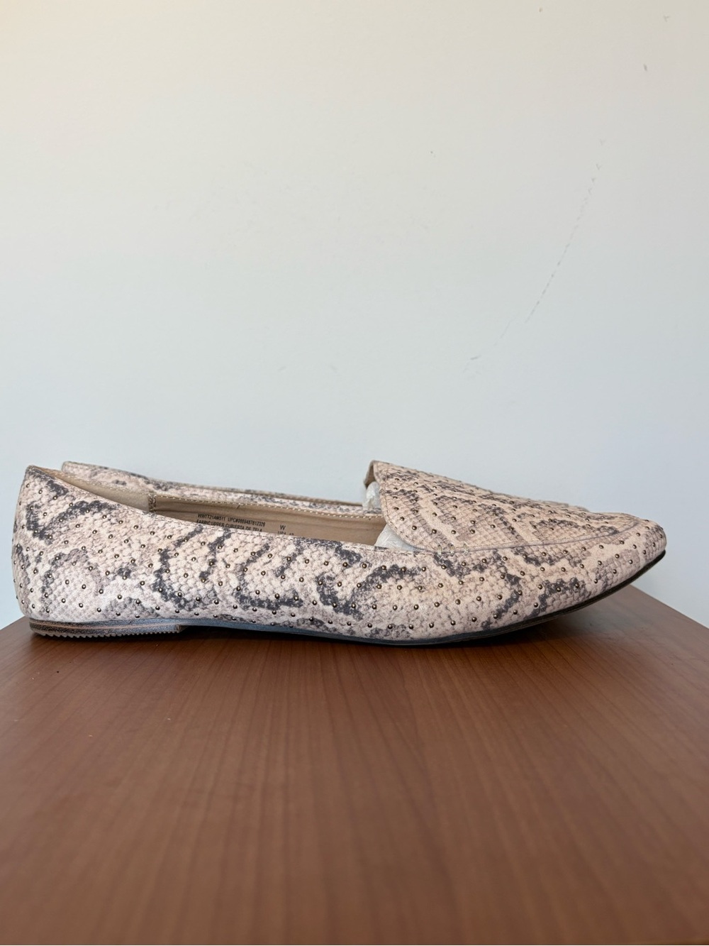 Time & Tru Cream Feather Loafer Flats Studded Snake Print Ballet Size 12 Wide - Picture 3 of 7